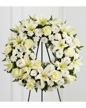 THE FTD® TREASURED TRIBUTE™ WREATH